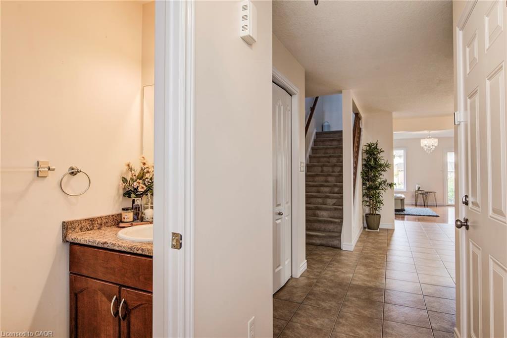 46 Clough Crescent, Guelph, ON - Indoor Photo Showing Other Room