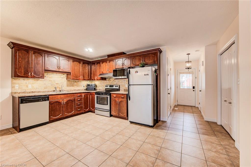 46 Clough Crescent, Guelph, ON - Indoor Photo Showing Kitchen