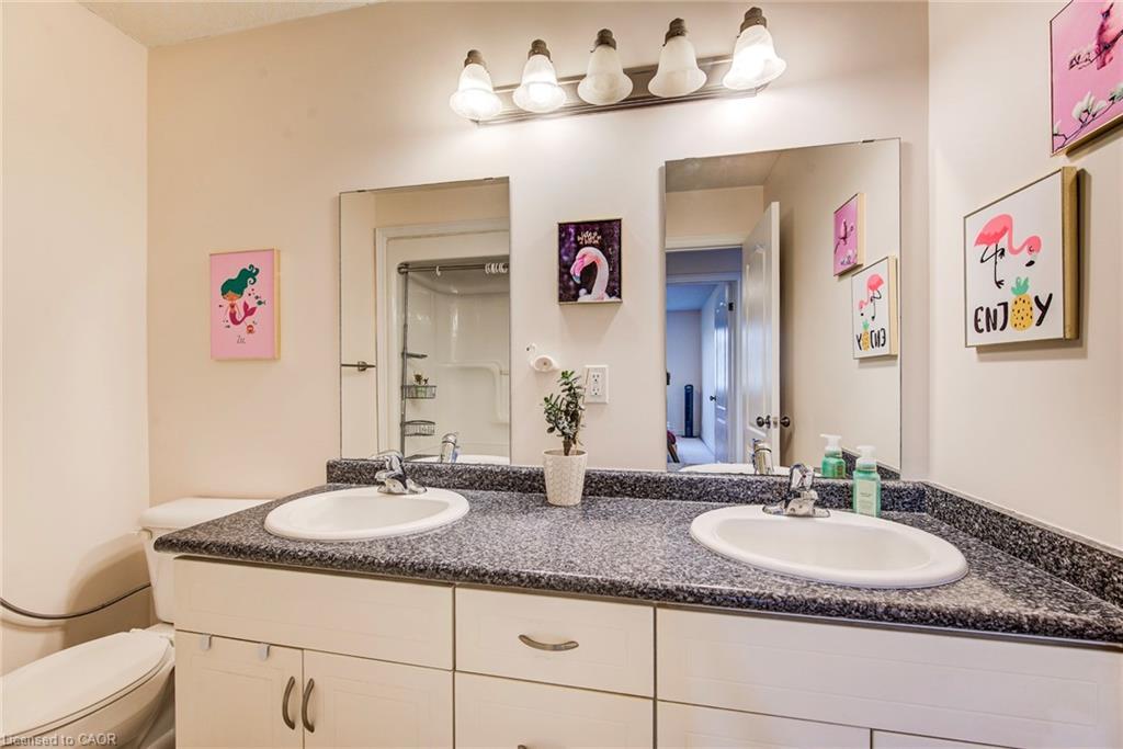 46 Clough Crescent, Guelph, ON - Indoor Photo Showing Bathroom