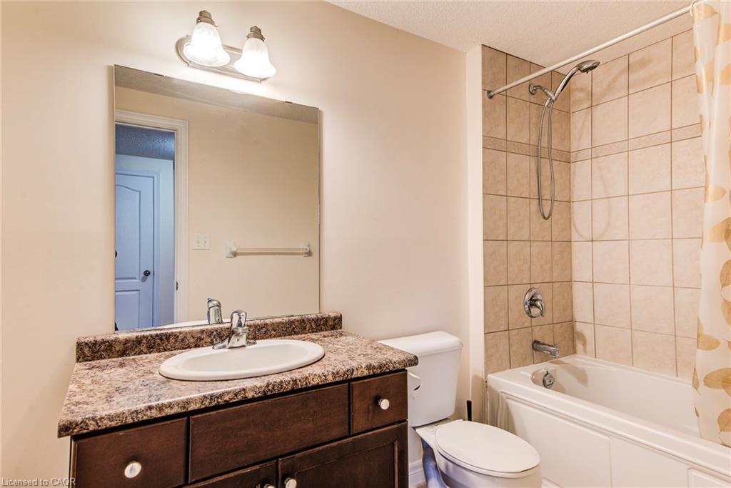 46 Clough Crescent, Guelph, ON - Indoor Photo Showing Bathroom