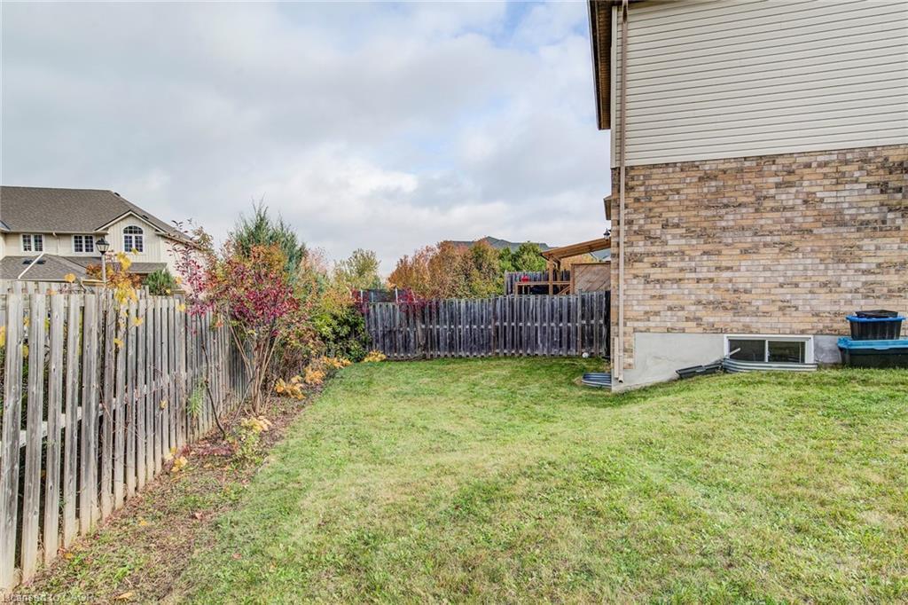 46 Clough Crescent, Guelph, ON - Outdoor