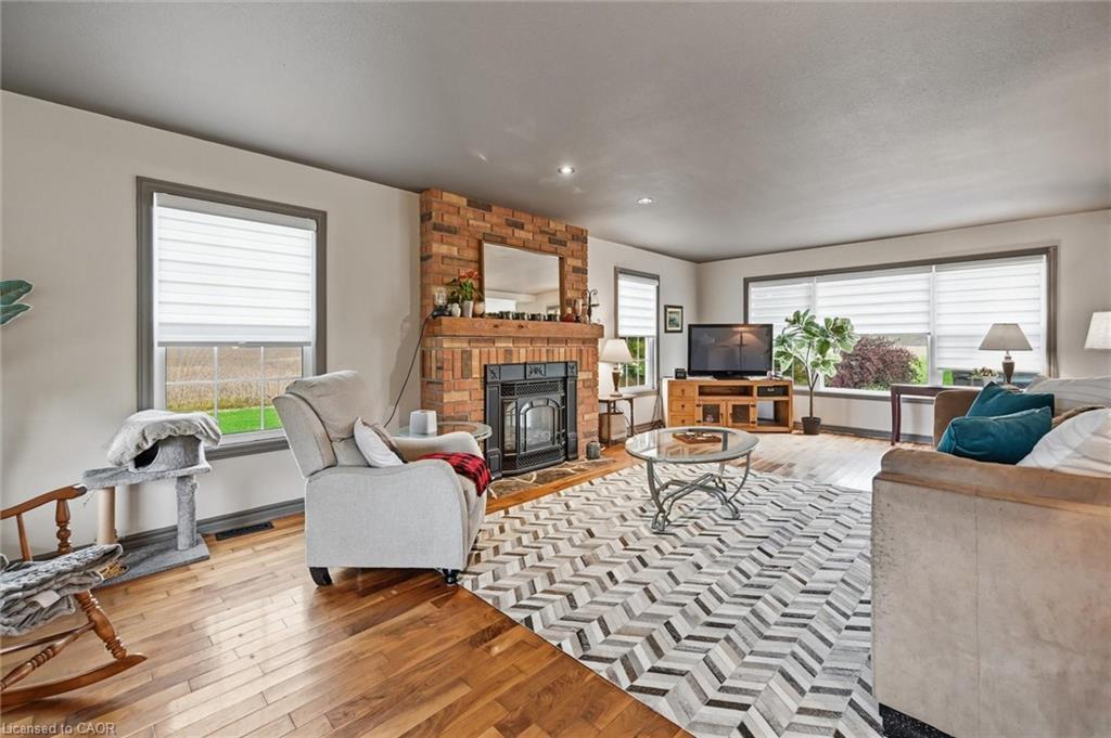41558 Forks Road, Wainfleet, ON - Indoor Photo Showing Living Room With Fireplace
