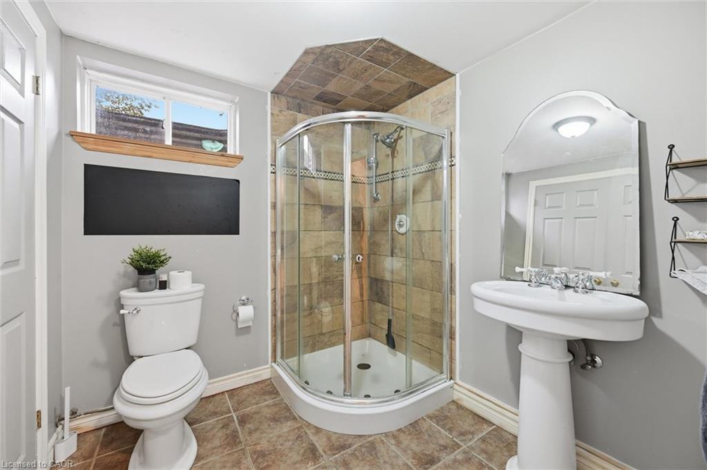 41558 Forks Road, Wainfleet, ON - Indoor Photo Showing Bathroom