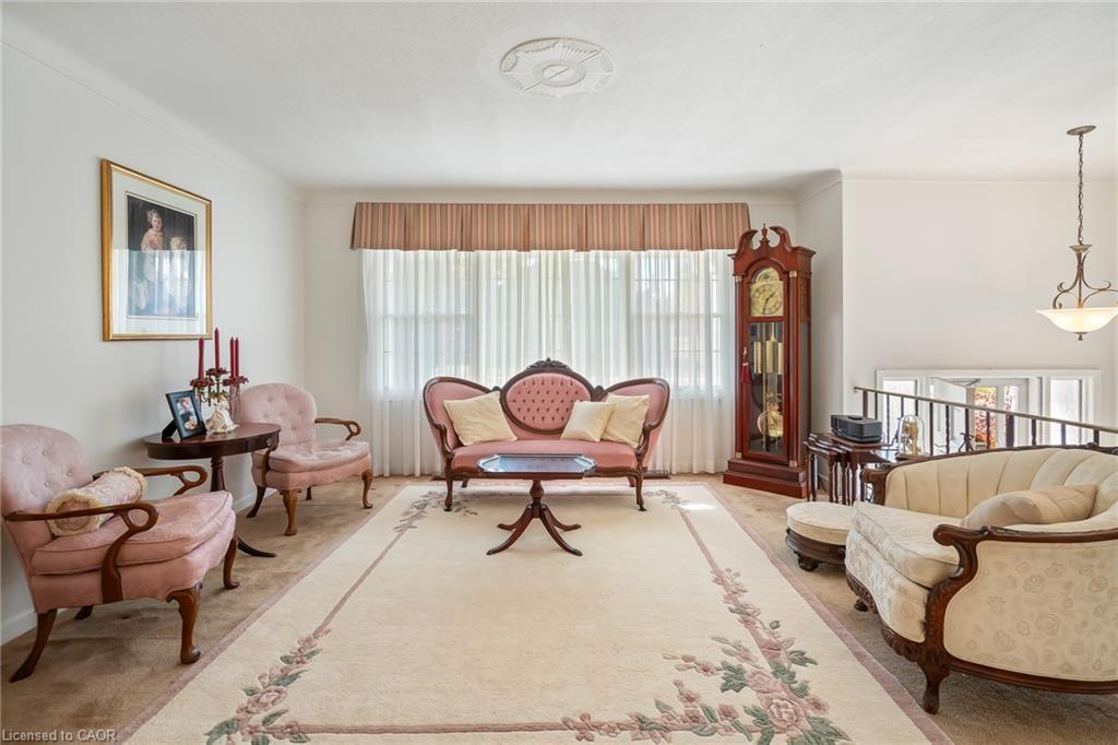 225 Anne Street, Niagara-On-The-Lake, ON - Indoor Photo Showing Living Room