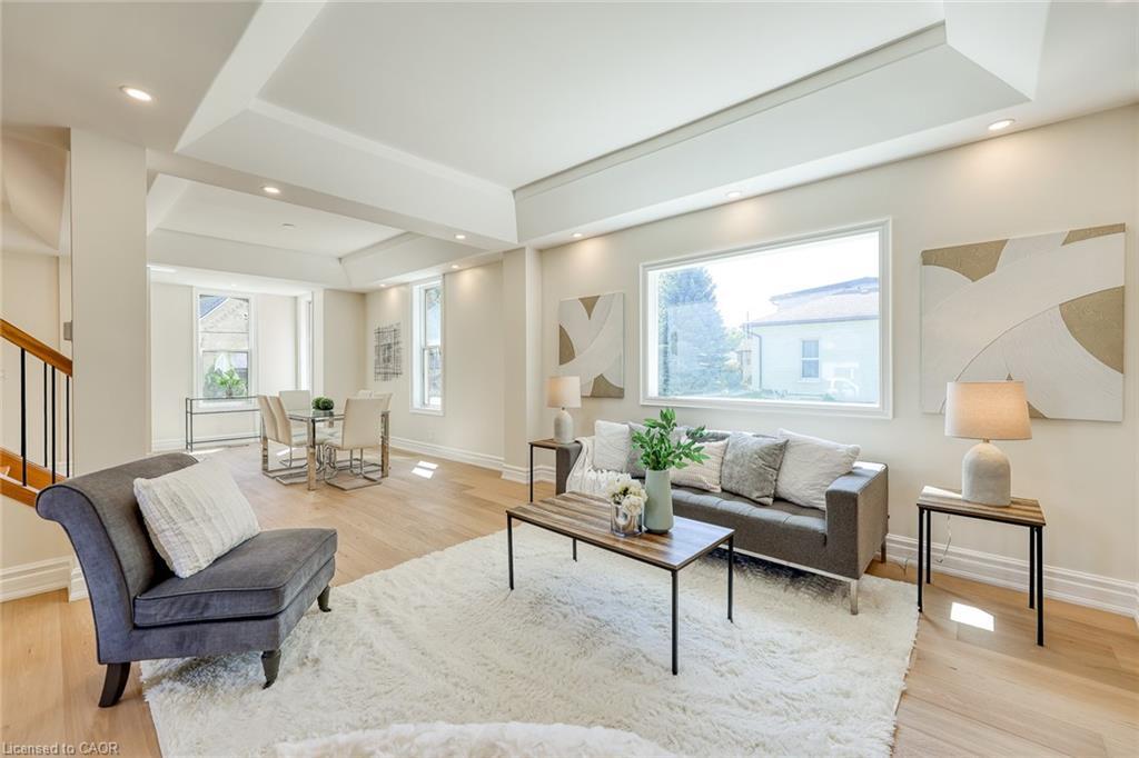 152 Blandford Street, Innerkip, ON - Indoor Photo Showing Living Room
