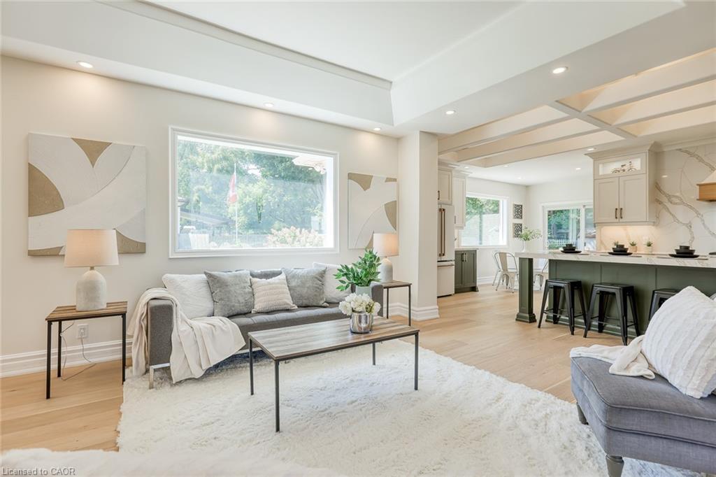 152 Blandford Street, Innerkip, ON - Indoor Photo Showing Living Room