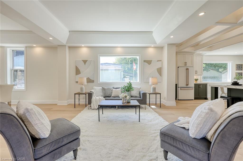 152 Blandford Street, Innerkip, ON - Indoor Photo Showing Living Room