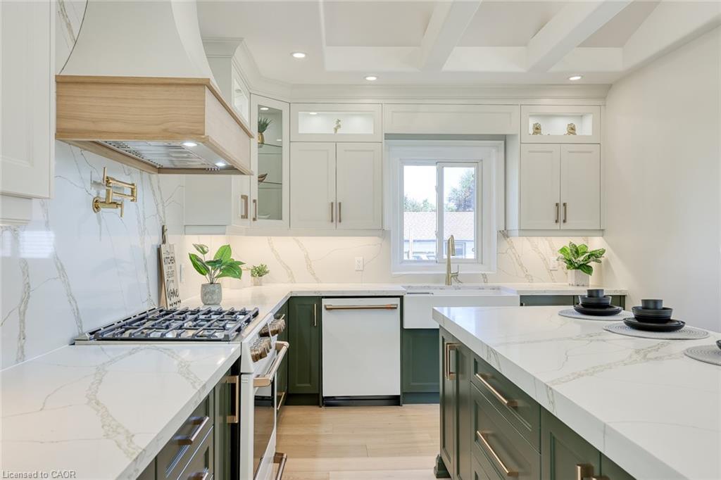 152 Blandford Street, Innerkip, ON - Indoor Photo Showing Kitchen With Upgraded Kitchen