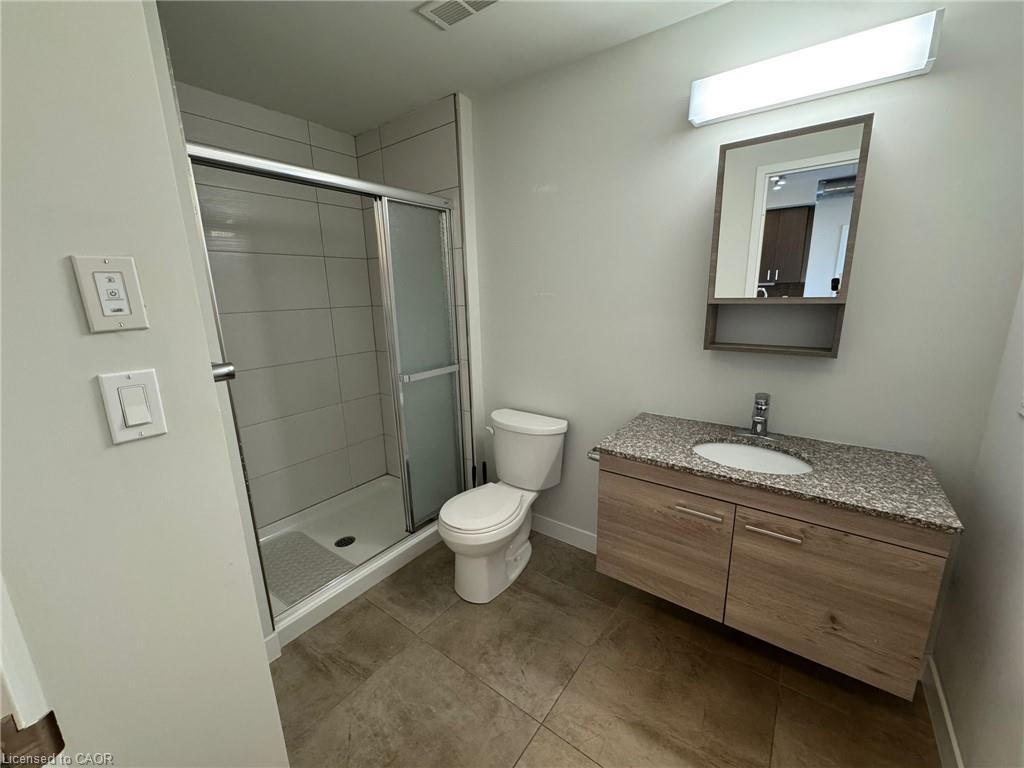 H405-62 Balsam Street, Waterloo, ON - Indoor Photo Showing Bathroom