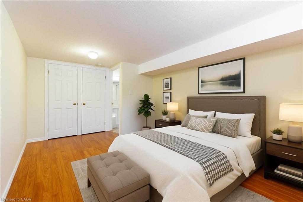 16 Garrow Drive, Hamilton, ON - Indoor Photo Showing Bedroom