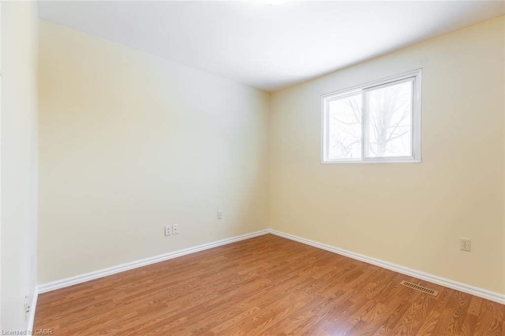 16 Garrow Drive, Hamilton, ON - Indoor Photo Showing Other Room