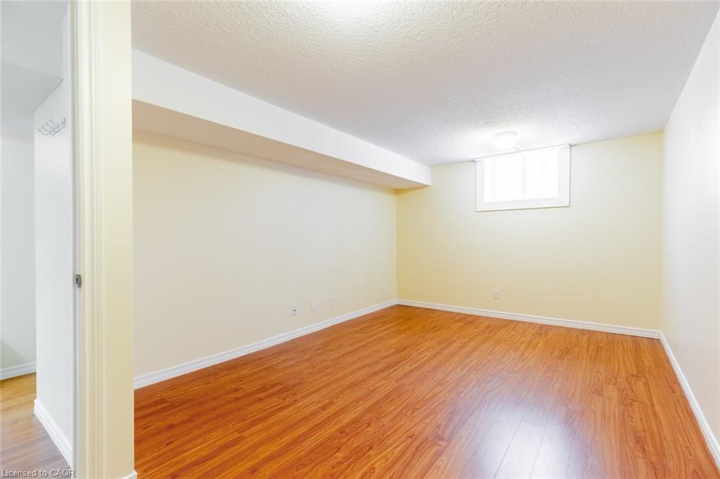 16 Garrow Drive, Hamilton, ON - Indoor Photo Showing Other Room