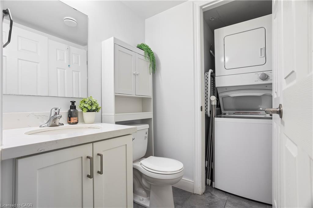 204-64 Frederick Drive, Guelph, ON - Indoor Photo Showing Laundry Room