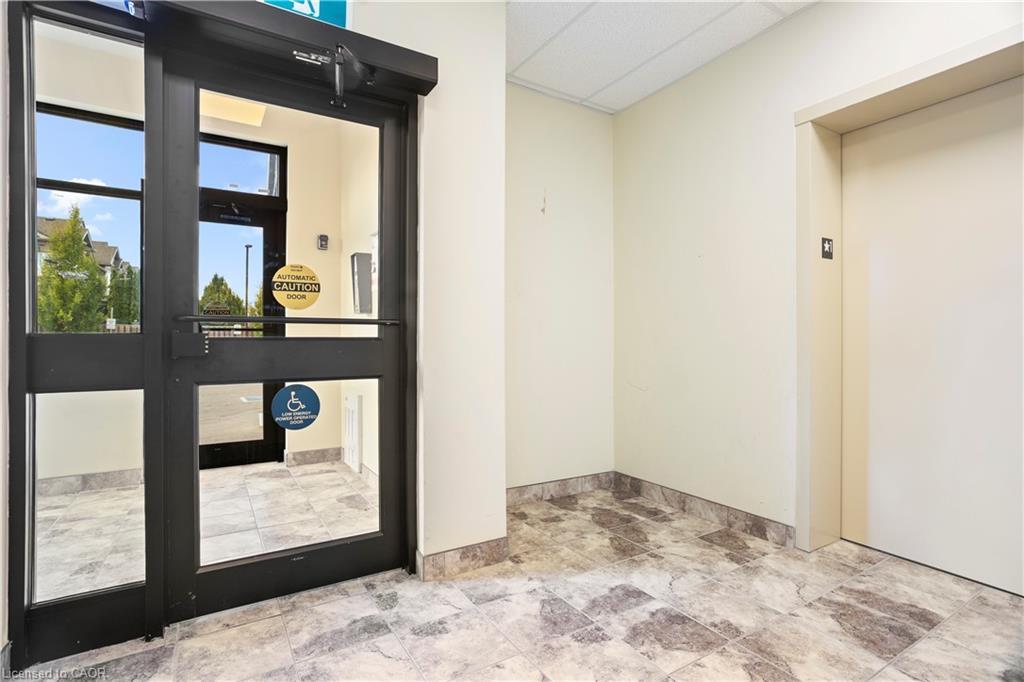 204-64 Frederick Drive, Guelph, ON - Indoor Photo Showing Other Room