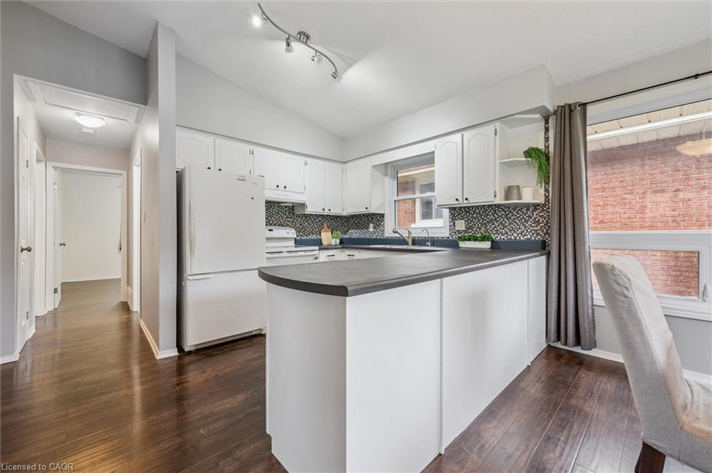635 Raglan Street, Palmerston, ON - Indoor Photo Showing Kitchen