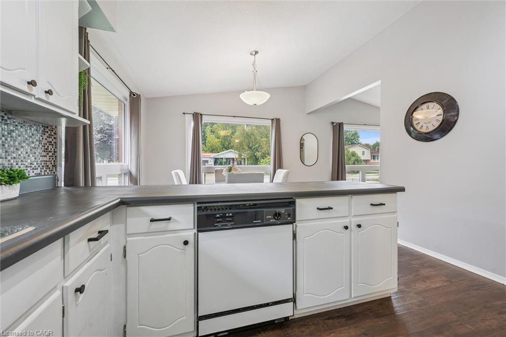 635 Raglan Street, Palmerston, ON - Indoor Photo Showing Kitchen