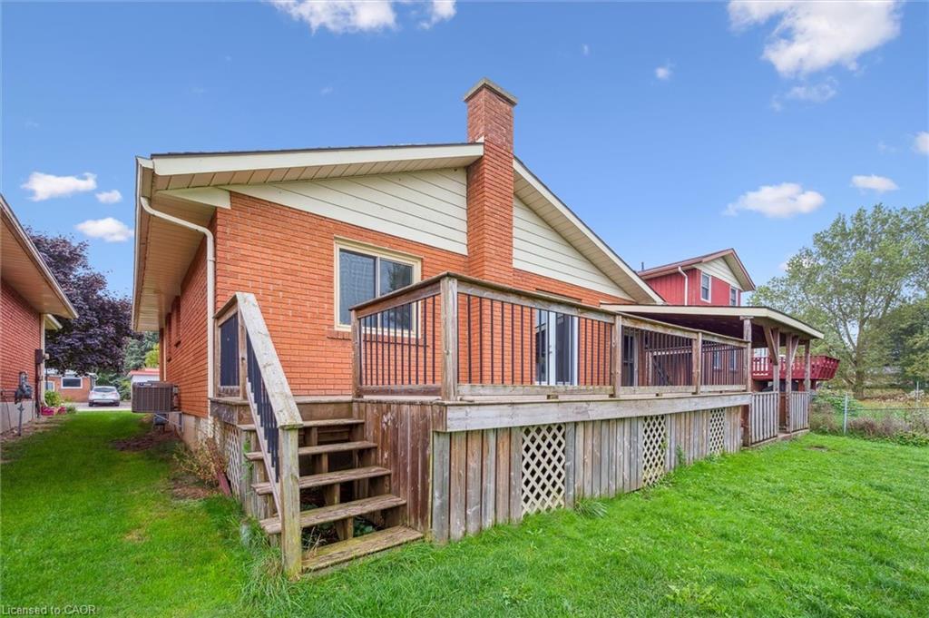 635 Raglan Street, Palmerston, ON - Outdoor With Deck Patio Veranda With Exterior