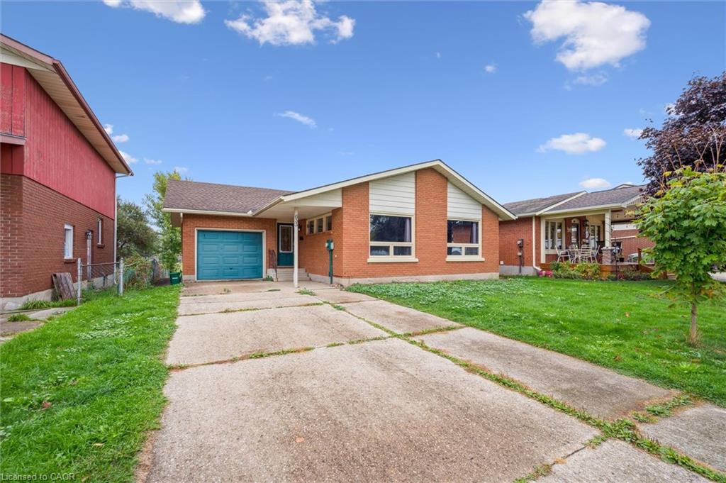 635 Raglan Street, Palmerston, ON - Outdoor With Facade