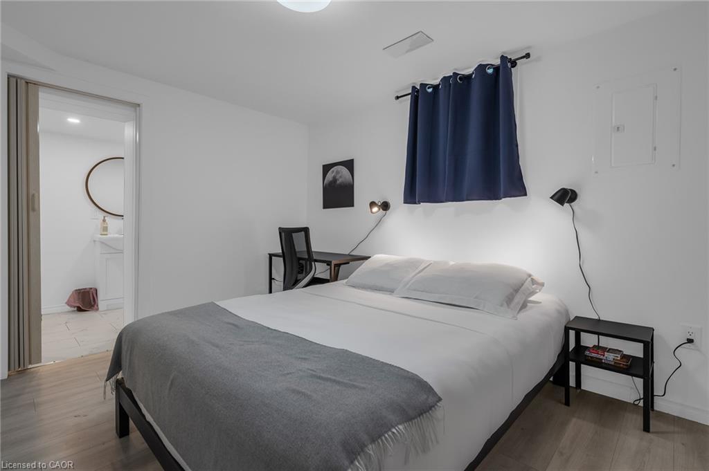 2-16 Golden Boulevard E, Welland, ON - Indoor Photo Showing Bedroom