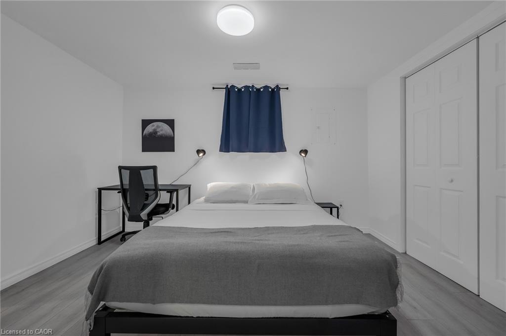 2-16 Golden Boulevard E, Welland, ON - Indoor Photo Showing Bedroom