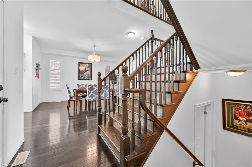 130 Chartwell Circle, Hamilton, ON - Indoor Photo Showing Other Room