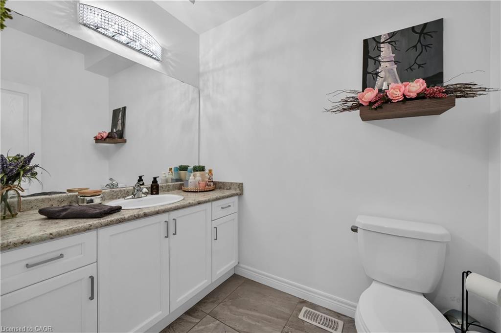 130 Chartwell Circle, Hamilton, ON - Indoor Photo Showing Bathroom