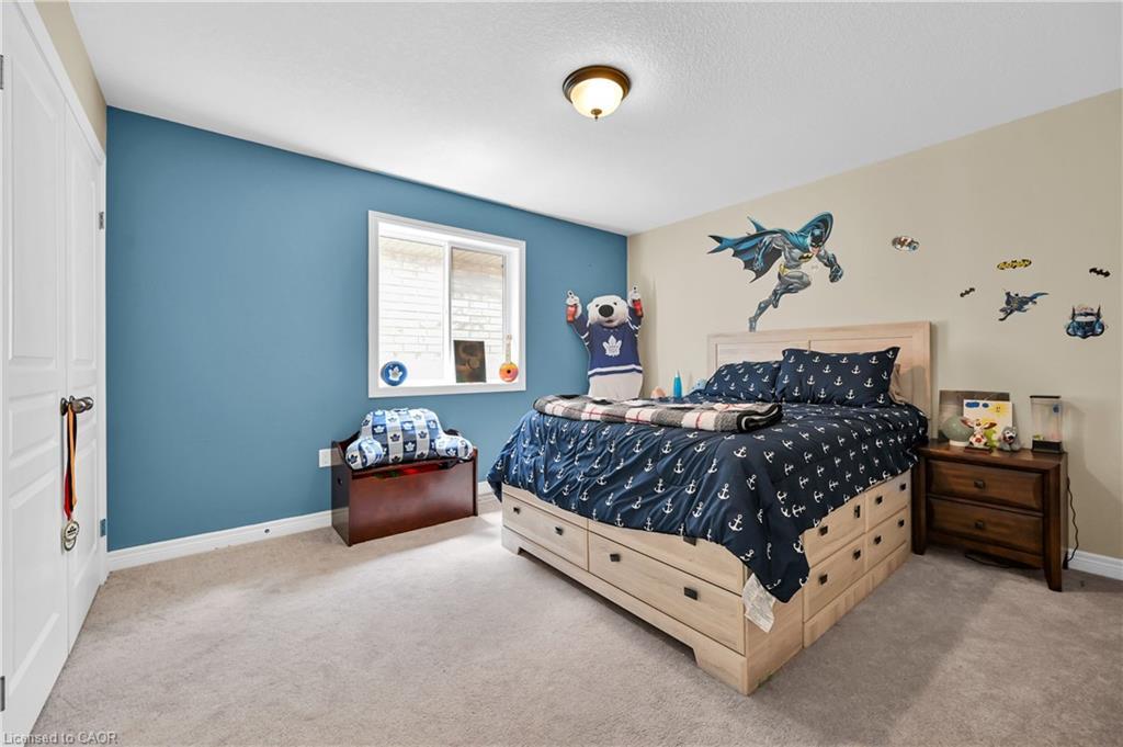 130 Chartwell Circle, Hamilton, ON - Indoor Photo Showing Bedroom