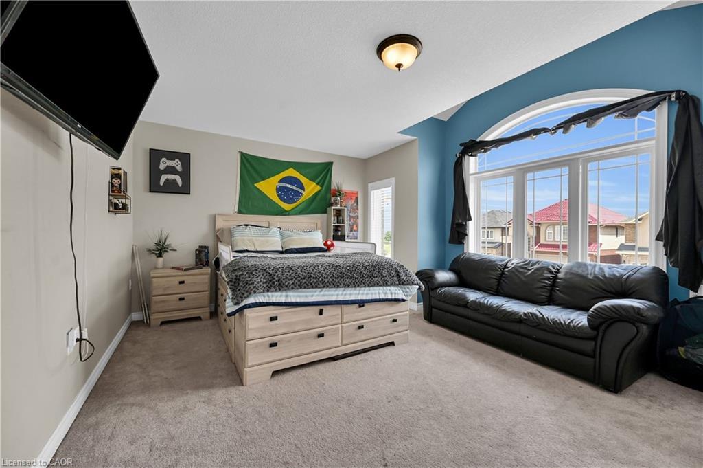 130 Chartwell Circle, Hamilton, ON - Indoor Photo Showing Bedroom