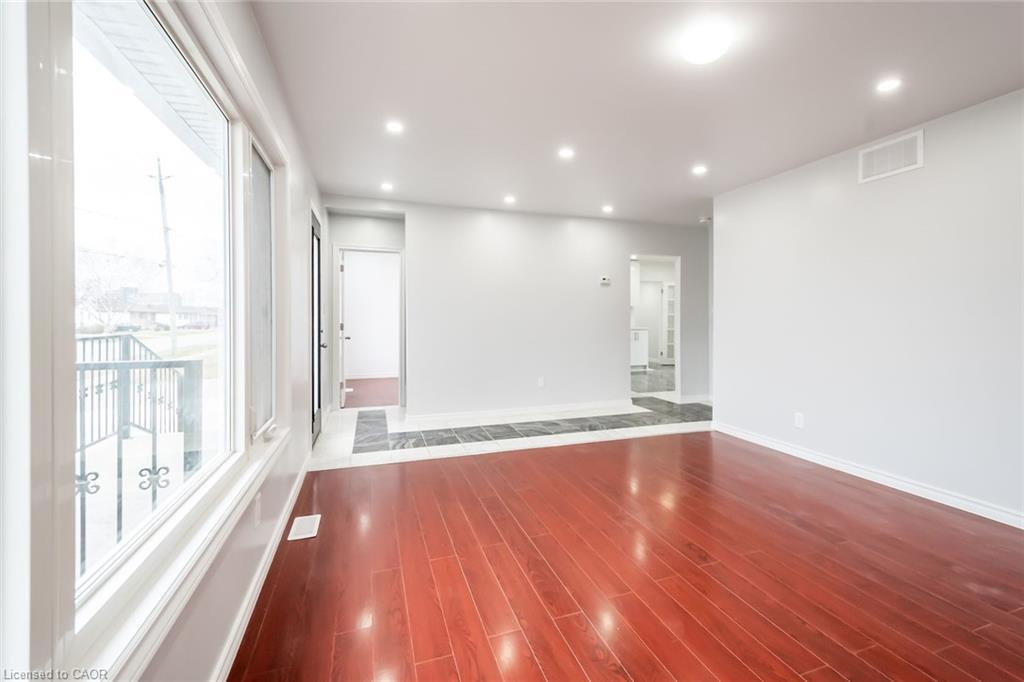 132 Franklin Avenue, Port Colborne, ON - Indoor Photo Showing Other Room