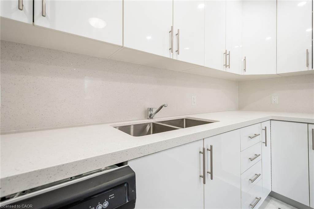 132 Franklin Avenue, Port Colborne, ON - Indoor Photo Showing Kitchen With Double Sink