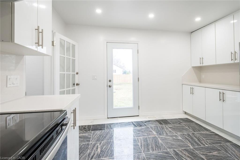 132 Franklin Avenue, Port Colborne, ON - Indoor Photo Showing Kitchen