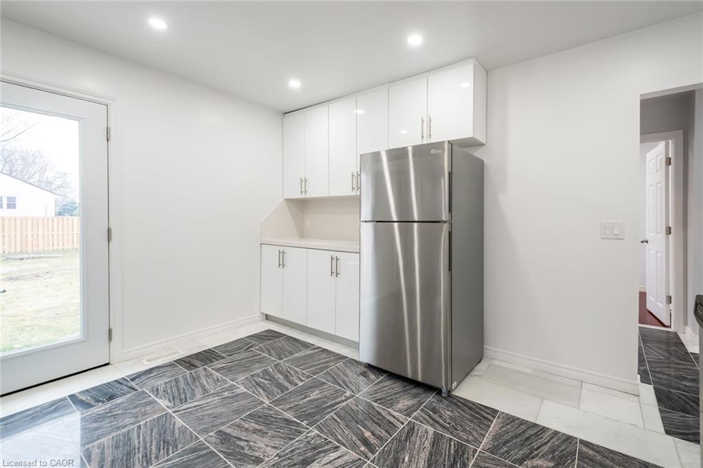 132 Franklin Avenue, Port Colborne, ON - Indoor Photo Showing Kitchen