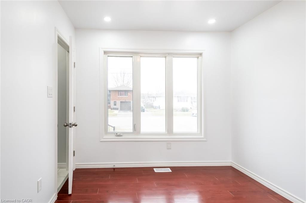 132 Franklin Avenue, Port Colborne, ON - Indoor Photo Showing Other Room