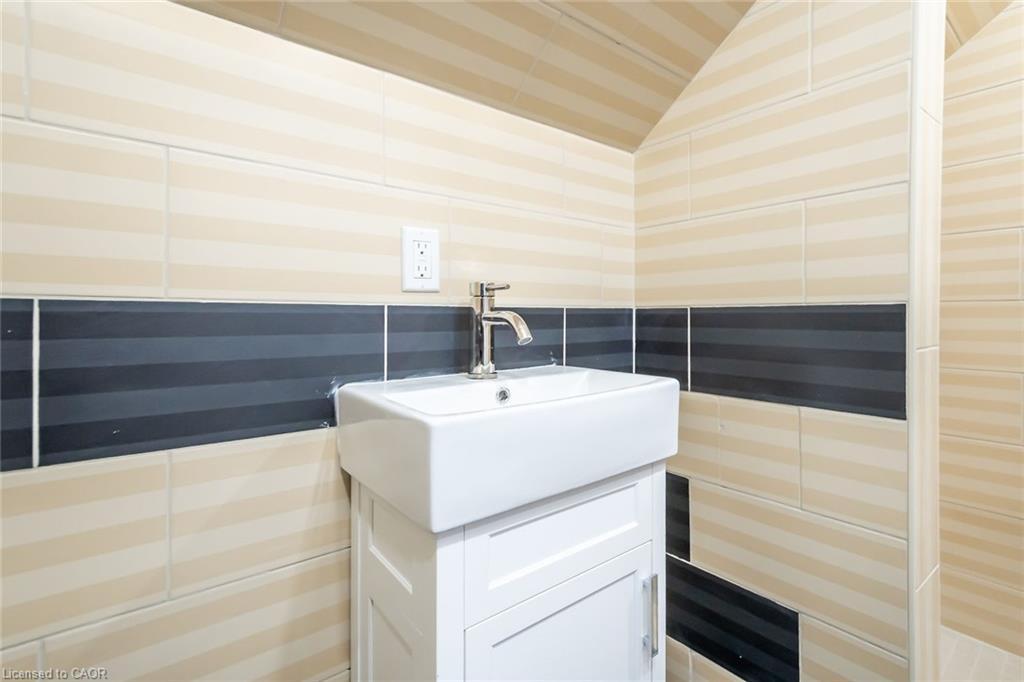 132 Franklin Avenue, Port Colborne, ON - Indoor