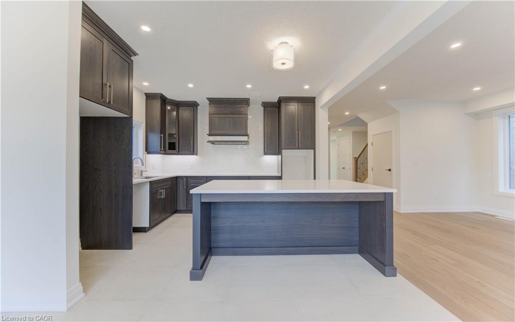 50 Jacob Detweiller Drive, Kitchener, ON - Indoor Photo Showing Other Room