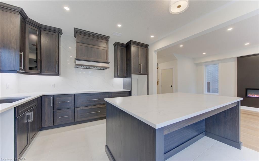50 Jacob Detweiller Drive, Kitchener, ON - Indoor Photo Showing Kitchen With Upgraded Kitchen