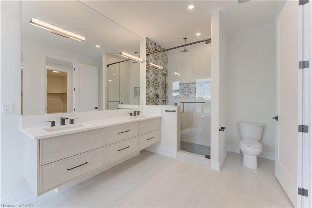 50 Jacob Detweiller Drive, Kitchener, ON - Indoor Photo Showing Bathroom