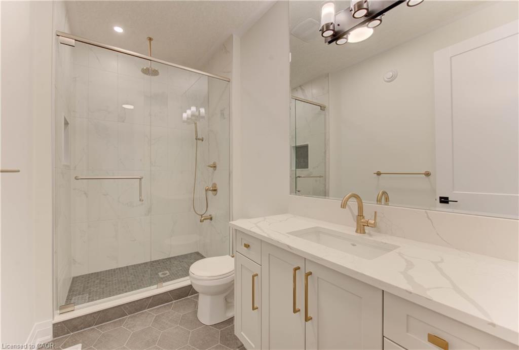 50 Jacob Detweiller Drive, Kitchener, ON - Indoor Photo Showing Bathroom