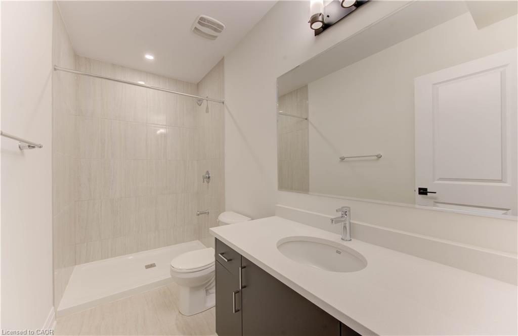 50 Jacob Detweiller Drive, Kitchener, ON - Indoor Photo Showing Bathroom