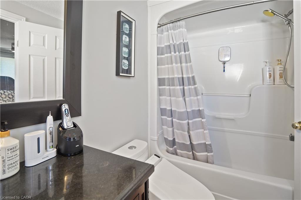 291 Schneller Drive, Baden, ON - Indoor Photo Showing Bathroom