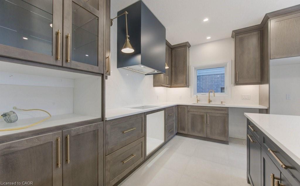 54 Jacob Detweiller Drive, Kitchener, ON - Indoor Photo Showing Kitchen With Upgraded Kitchen