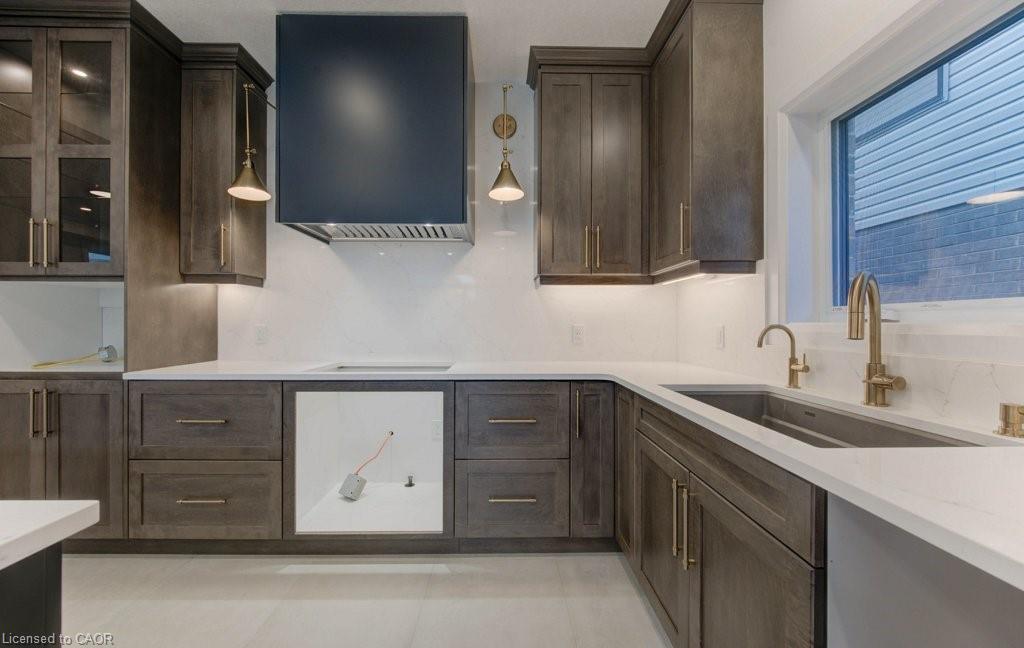 54 Jacob Detweiller Drive, Kitchener, ON - Indoor Photo Showing Kitchen With Upgraded Kitchen