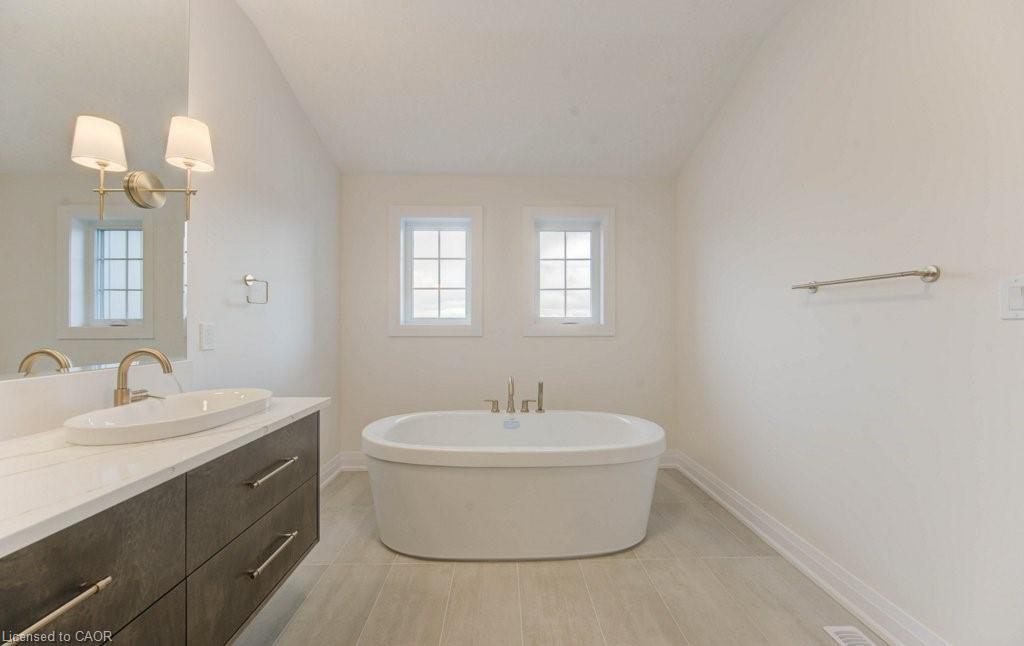 54 Jacob Detweiller Drive, Kitchener, ON - Indoor Photo Showing Bathroom