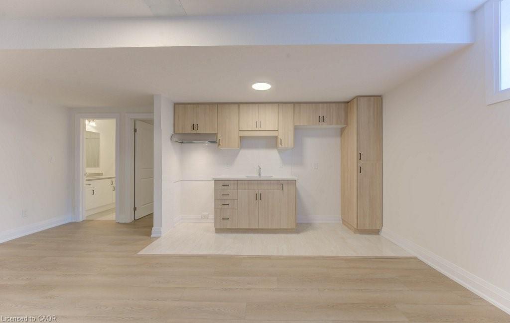 54 Jacob Detweiller Drive, Kitchener, ON - Indoor Photo Showing Kitchen
