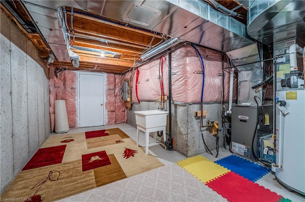 5195 Angel Stone Drive, Mississauga, ON - Indoor Photo Showing Basement