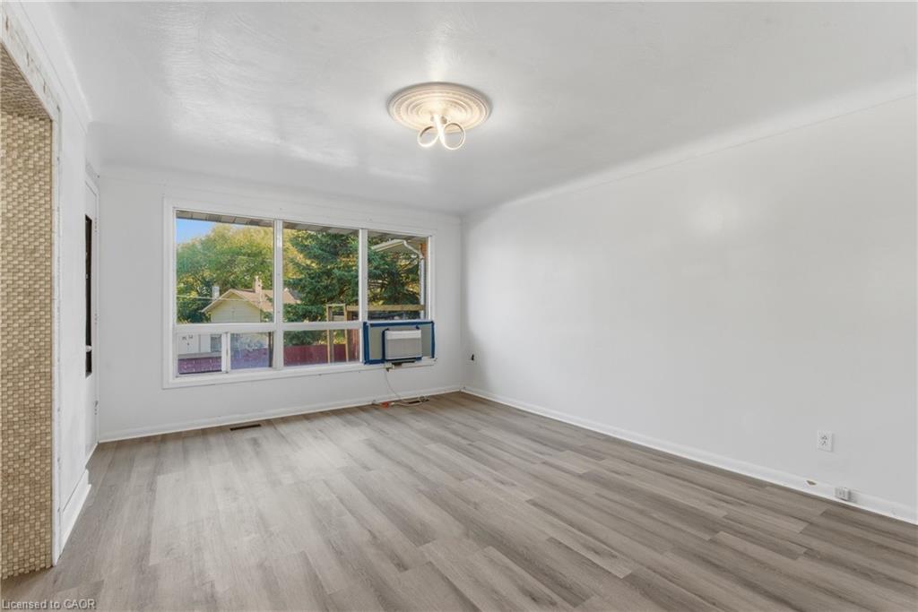 34 Gale Crescent, St. Catharines, ON - Indoor