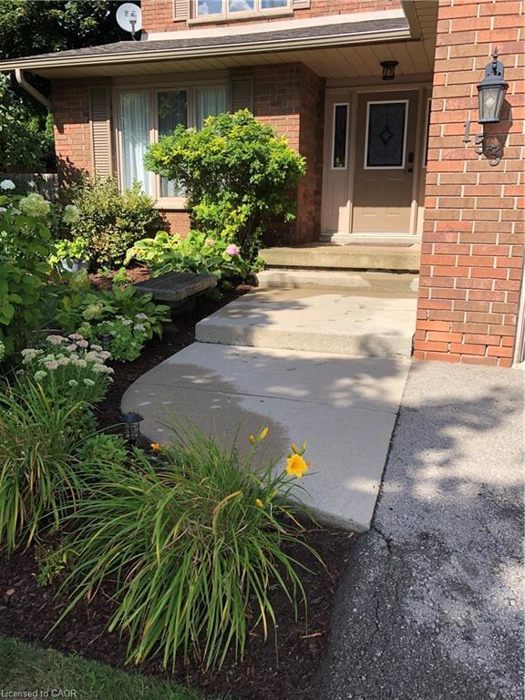 153 Meadowbrook Drive, Ancaster, ON - Outdoor