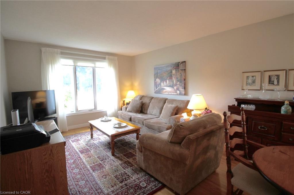 153 Meadowbrook Drive, Ancaster, ON - Indoor Photo Showing Living Room