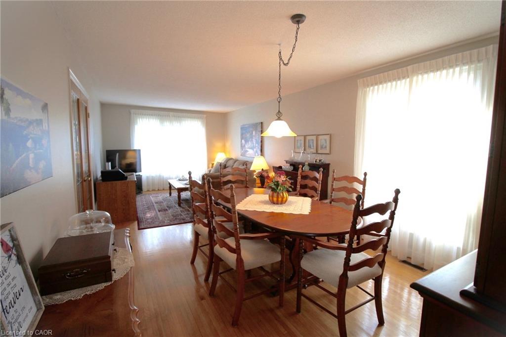 153 Meadowbrook Drive, Ancaster, ON - Indoor Photo Showing Dining Room