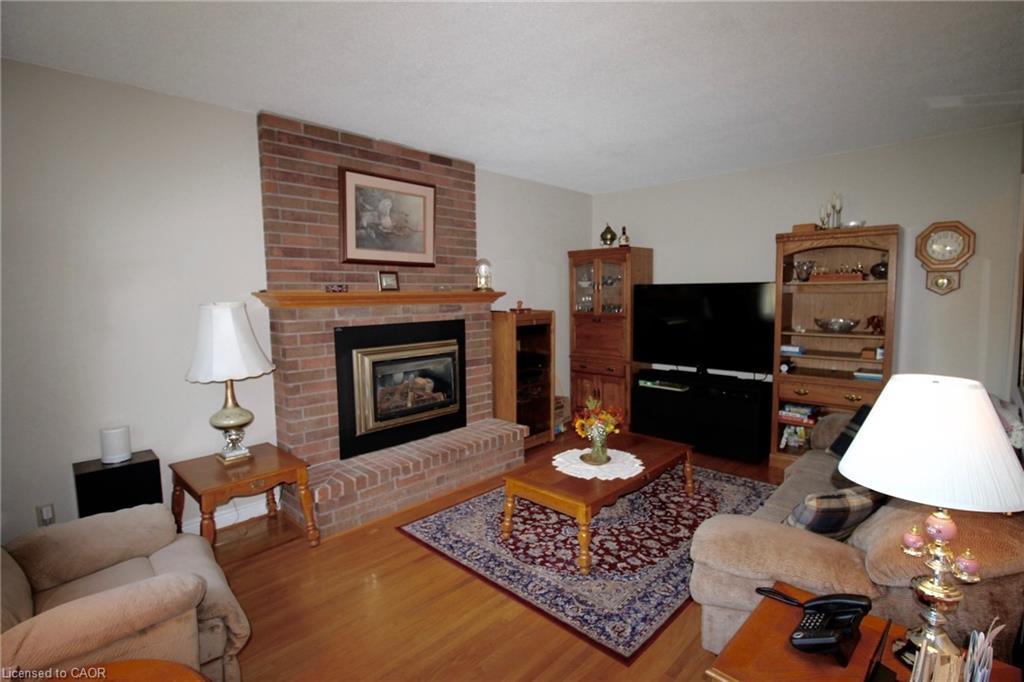 153 Meadowbrook Drive, Ancaster, ON - Indoor Photo Showing Living Room With Fireplace